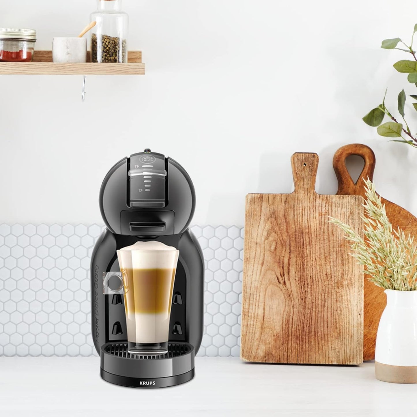 Krups Nescafé Dolce Gusto Mini Me – Cafetière à Capsules 15 Bars, 0,8 L, Boissons Chaudes et Froides, Play&Select, Thermoblock, 35 Types de Café, Noire, KP1238AS